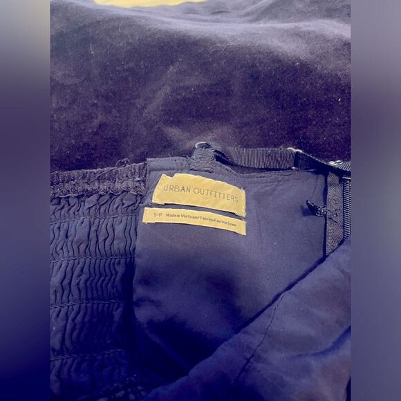 Urban Outfitters  - Picture 9 of 9